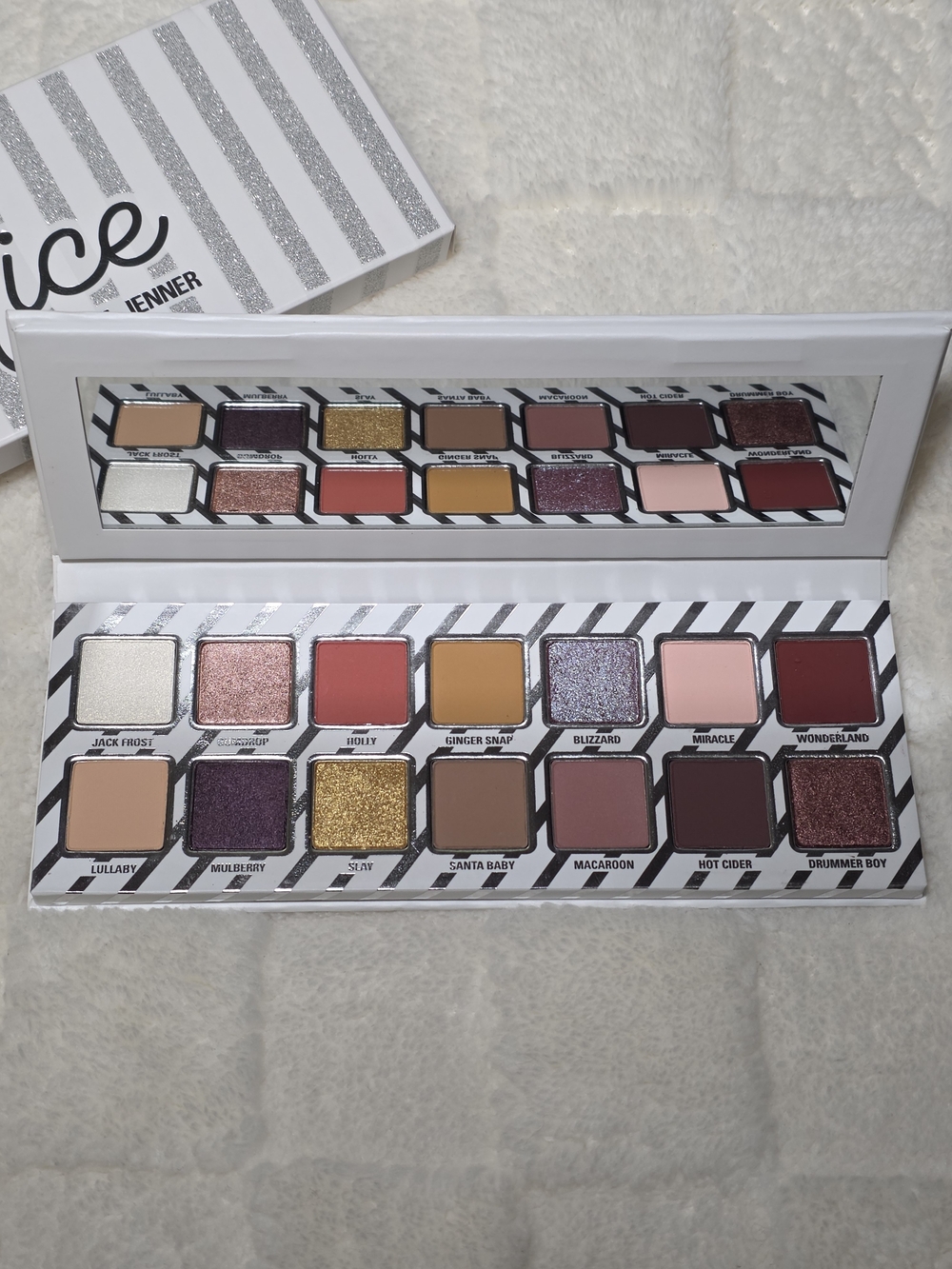 KYLIE COSMETICS DISCONTINUED CHRISTMAS COLLECTION EYESHADOW PALETTE—NICE—NIB